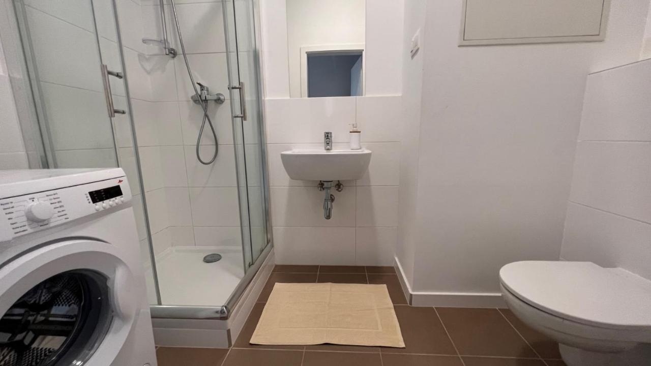 1 Room Apartment With Terrace, Slnecnice, 18B Bratislava Eksteriør bilde